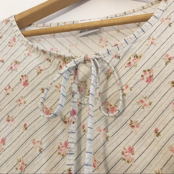 Vintage Slit Bell Sleeve Floral Stripe Soft Blouse - Picture 5 of 8